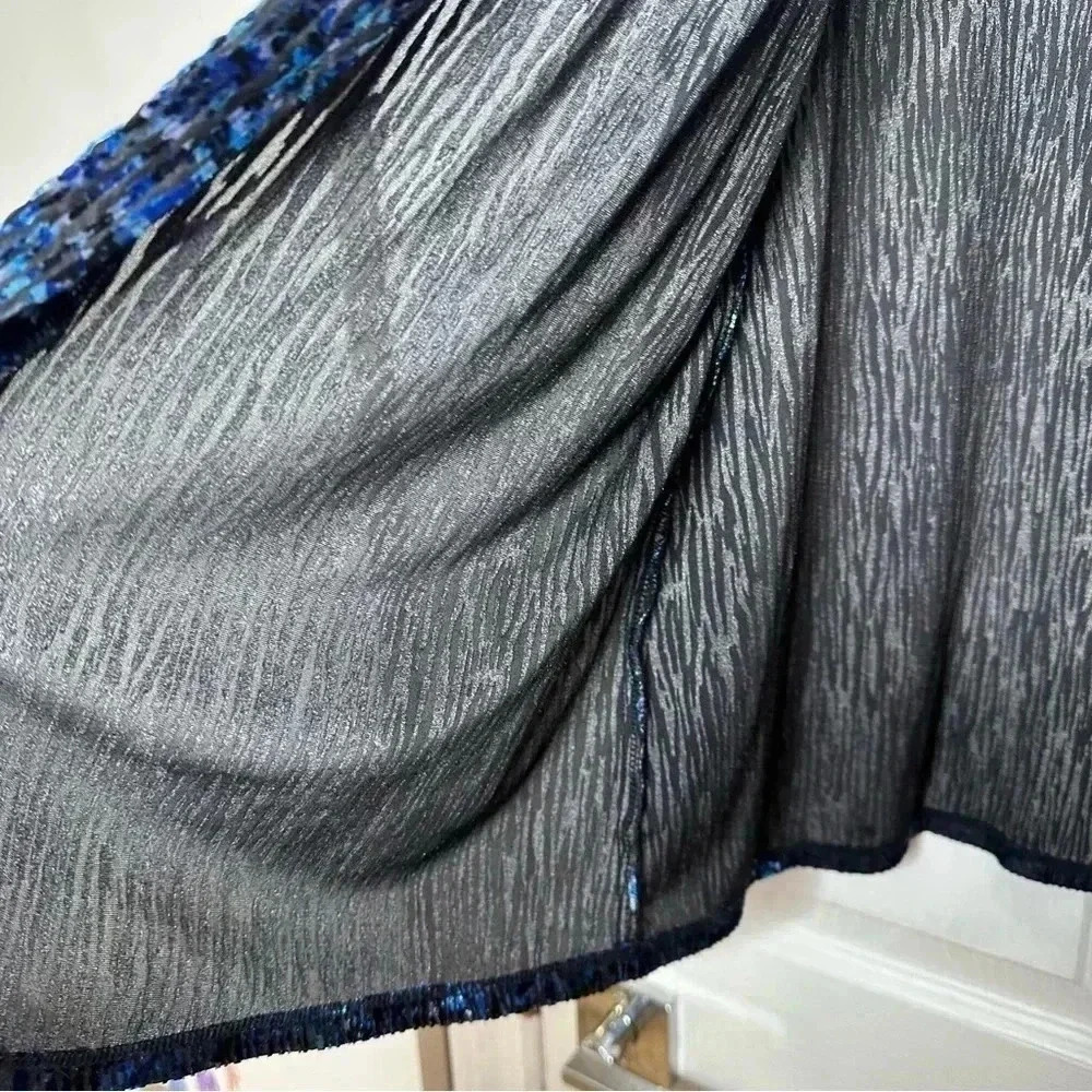 Tanjay Cardigan  Velvet Blue / Black / White Size Large - Picture 3 of 16